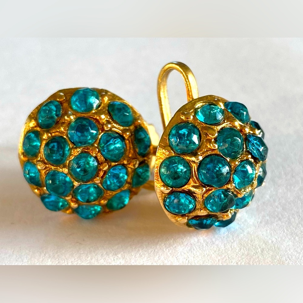 1960s Vintage Juicy Aqua Blue Glass Cabochon Pave Dome Earrings, Clip on. 🫐